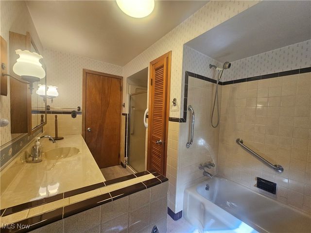 12120 Girdled Road, Concord, OH 44077