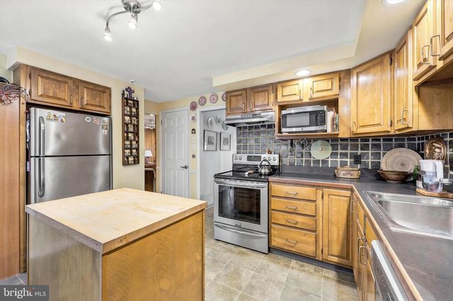 1335 STEPHEN WAY, Southampton, PA 18966