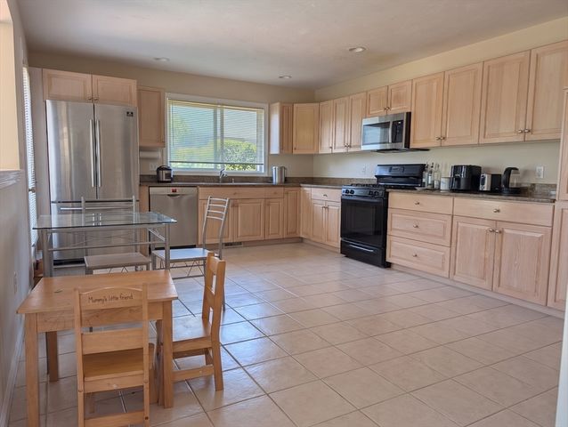 142 Algonquin Trl 142, Ashland, MA 01721