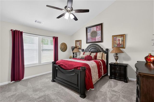 366 Fox Creek Dr, Braselton, GA 30517
