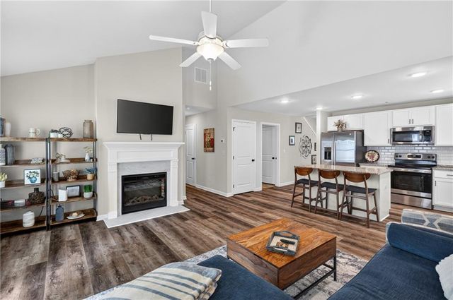 366 Fox Creek Dr, Braselton, GA 30517
