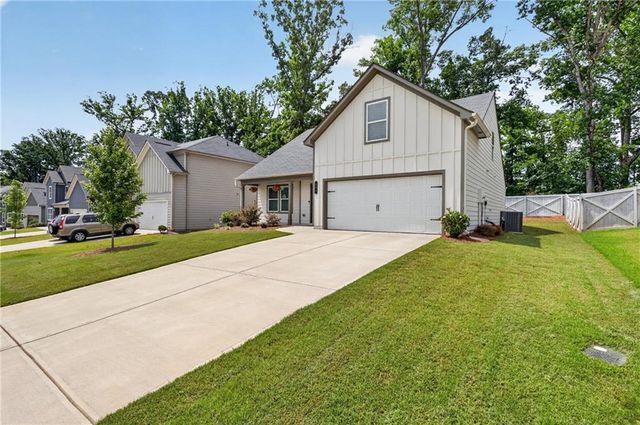 366 Fox Creek Dr, Braselton, GA 30517