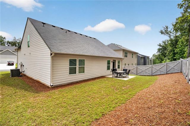 366 Fox Creek Dr, Braselton, GA 30517