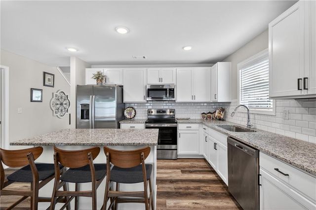 366 Fox Creek Dr, Braselton, GA 30517
