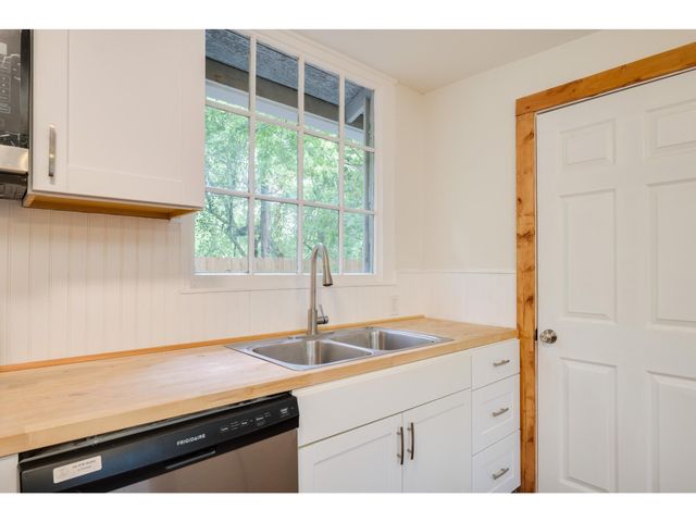 106 S Avenue A E, Elgin, TX 78621