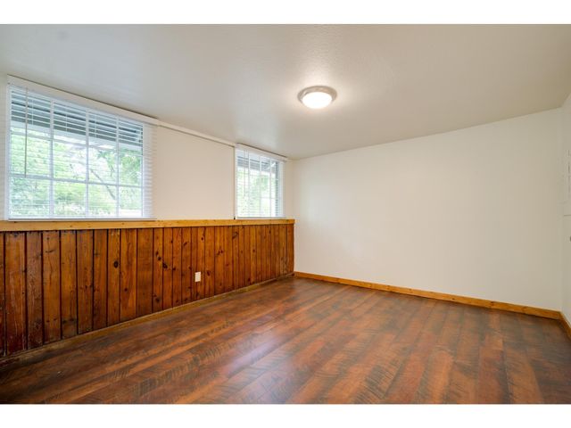 106 S Avenue A E, Elgin, TX 78621