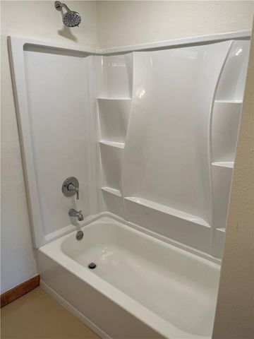 106 S Avenue A E, Elgin, TX 78621
