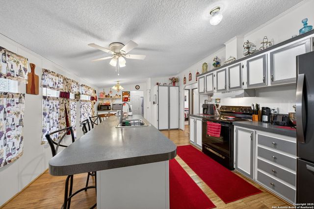 350 Parkfield, Pleasanton, TX 78064