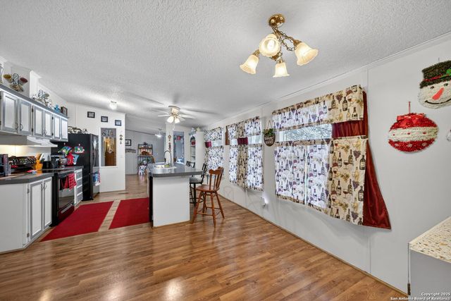 350 Parkfield, Pleasanton, TX 78064