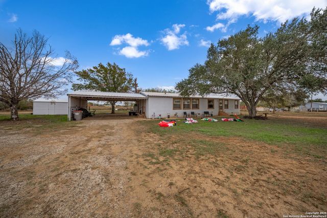 350 Parkfield, Pleasanton, TX 78064