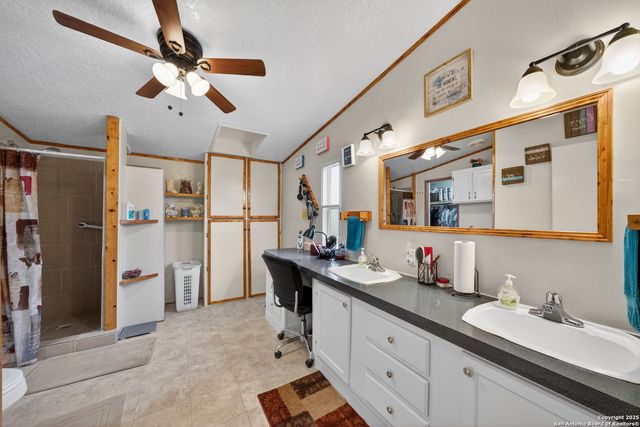 350 Parkfield, Pleasanton, TX 78064