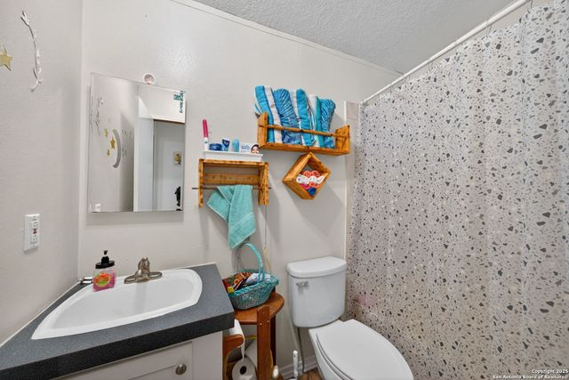 350 Parkfield, Pleasanton, TX 78064