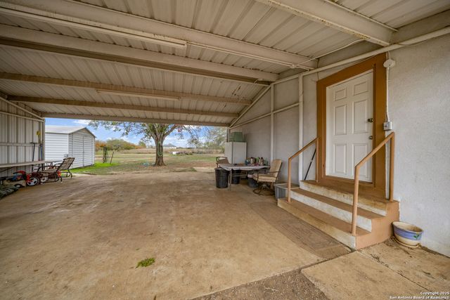 350 Parkfield, Pleasanton, TX 78064