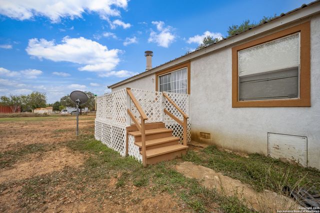 350 Parkfield, Pleasanton, TX 78064