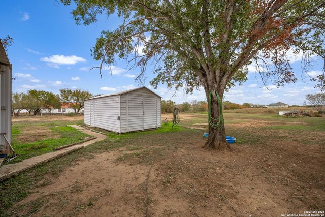 350 Parkfield, Pleasanton, TX 78064