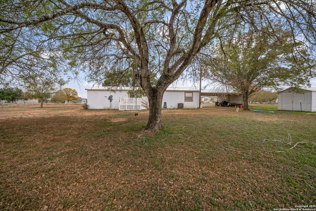 350 Parkfield, Pleasanton, TX 78064