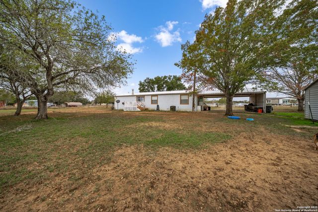 350 Parkfield, Pleasanton, TX 78064