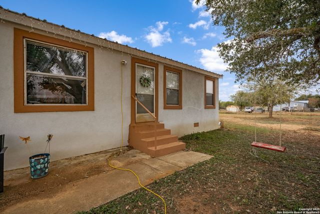 350 Parkfield, Pleasanton, TX 78064