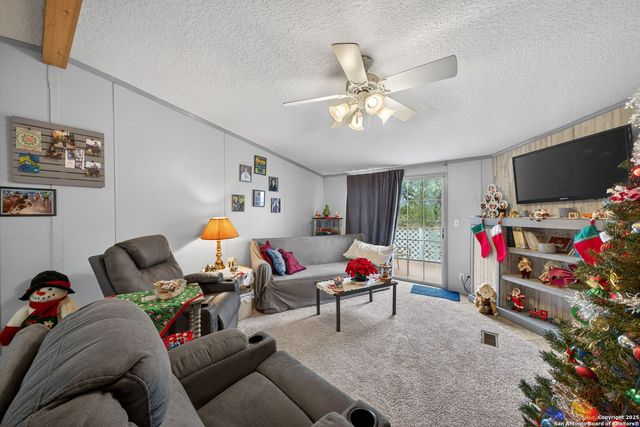 350 Parkfield, Pleasanton, TX 78064