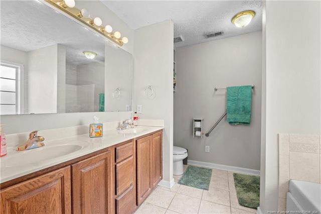 5946 Lillytrotter Drive, Hope Mills, NC 28348