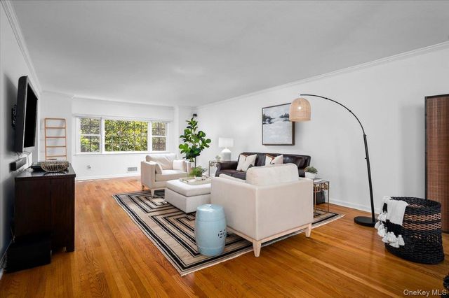 127 Harmon Avenue, Pelham, NY 10803