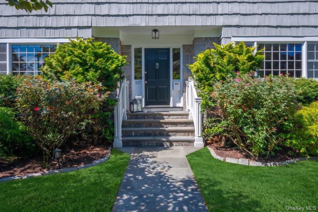 127 Harmon Avenue, Pelham, NY 10803 — photo 2