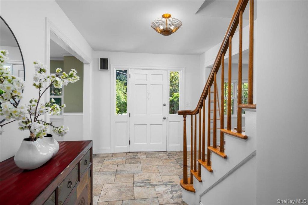 127 Harmon Avenue, Pelham, NY 10803 — photo 4