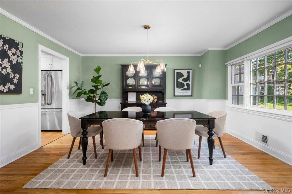 127 Harmon Avenue, Pelham, NY 10803 — photo 5