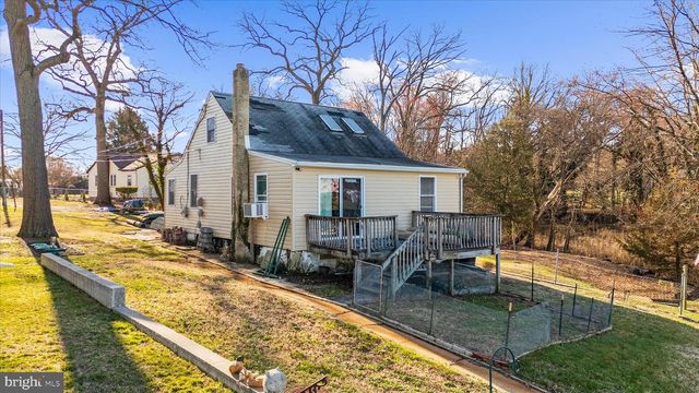 8108 FOREST GLEN DR, Pasadena, MD 21122