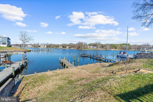 8108 FOREST GLEN DR, Pasadena, MD 21122