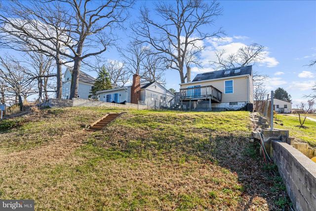 8108 FOREST GLEN DR, Pasadena, MD 21122