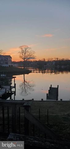 8108 FOREST GLEN DR, Pasadena, MD 21122