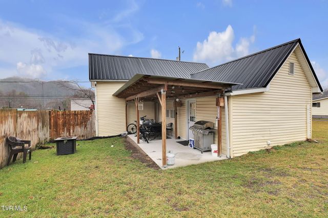 222 Douglas Drive, Damascus, VA 24236