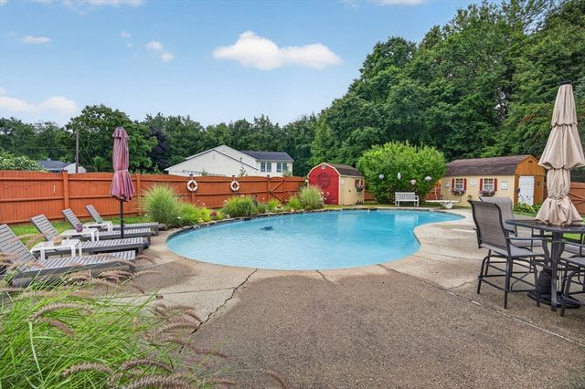 17 Coach Rd, Billerica, MA 01862