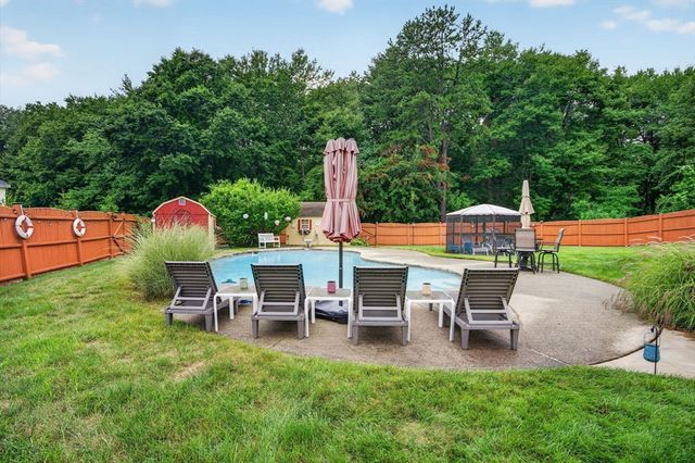 17 Coach Rd, Billerica, MA 01862