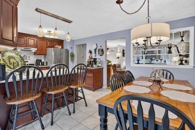 17 Coach Rd, Billerica, MA 01862