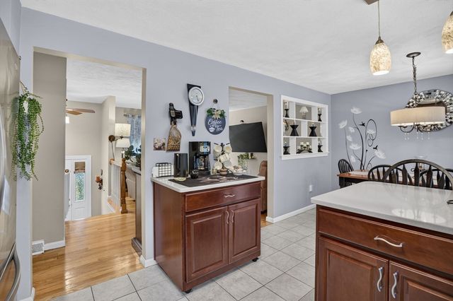 17 Coach Rd, Billerica, MA 01862