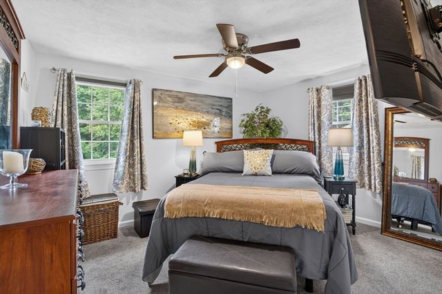 17 Coach Rd, Billerica, MA 01862