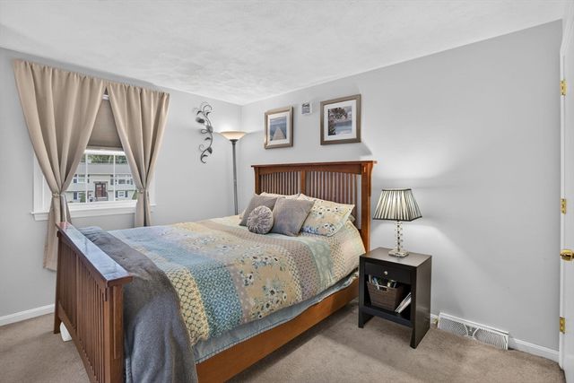 17 Coach Rd, Billerica, MA 01862