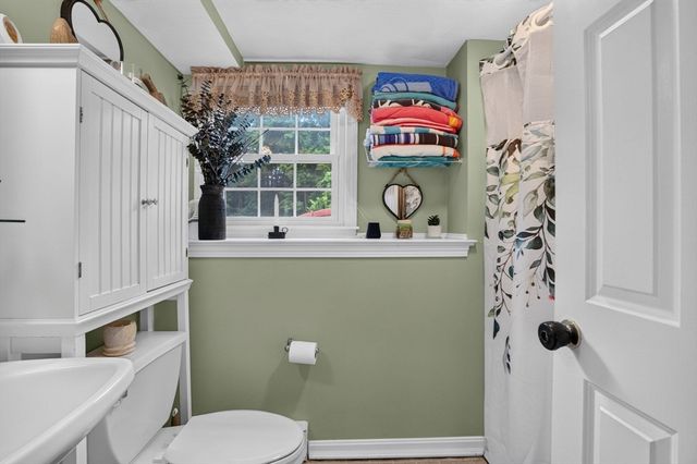 17 Coach Rd, Billerica, MA 01862