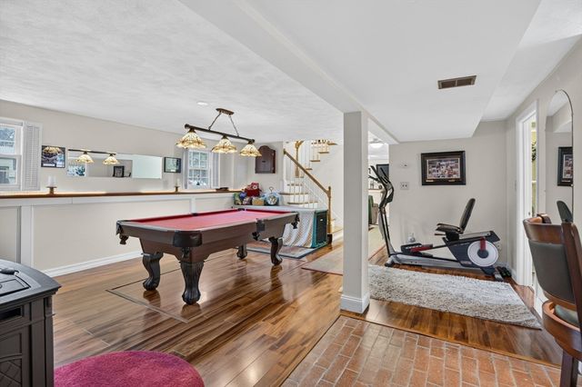 17 Coach Rd, Billerica, MA 01862