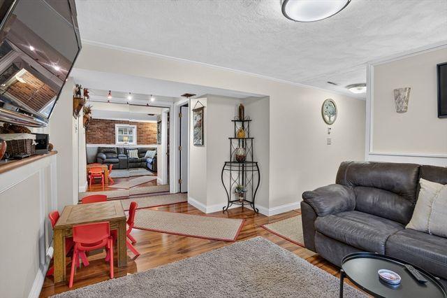 17 Coach Rd, Billerica, MA 01862