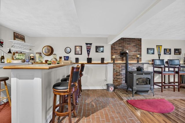 17 Coach Rd, Billerica, MA 01862