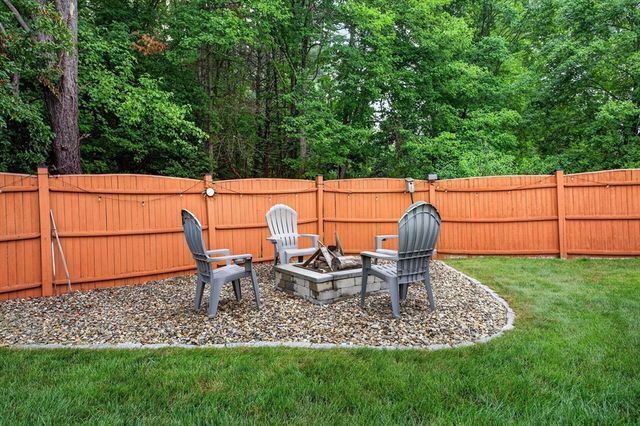 17 Coach Rd, Billerica, MA 01862