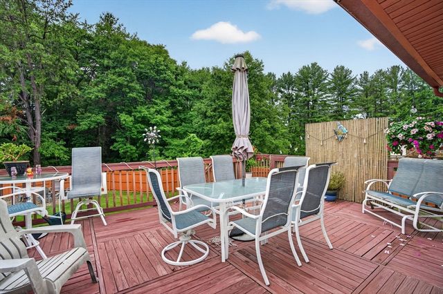17 Coach Rd, Billerica, MA 01862
