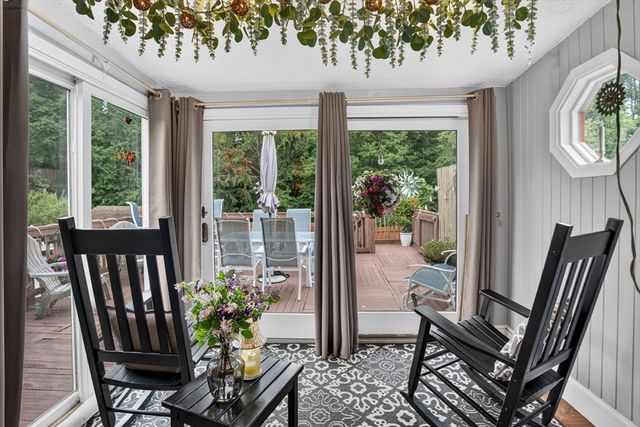17 Coach Rd, Billerica, MA 01862