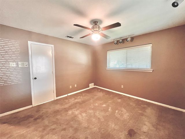 15555 Mosscove Circle, Dallas, TX 75248