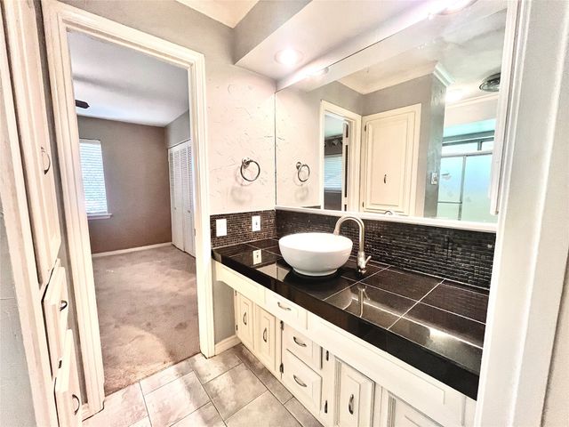 15555 Mosscove Circle, Dallas, TX 75248