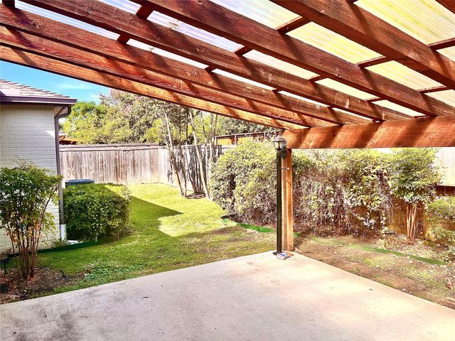 15555 Mosscove Circle, Dallas, TX 75248