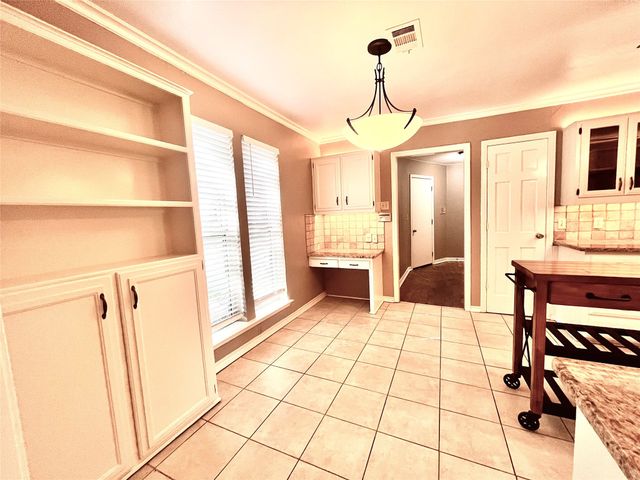 15555 Mosscove Circle, Dallas, TX 75248